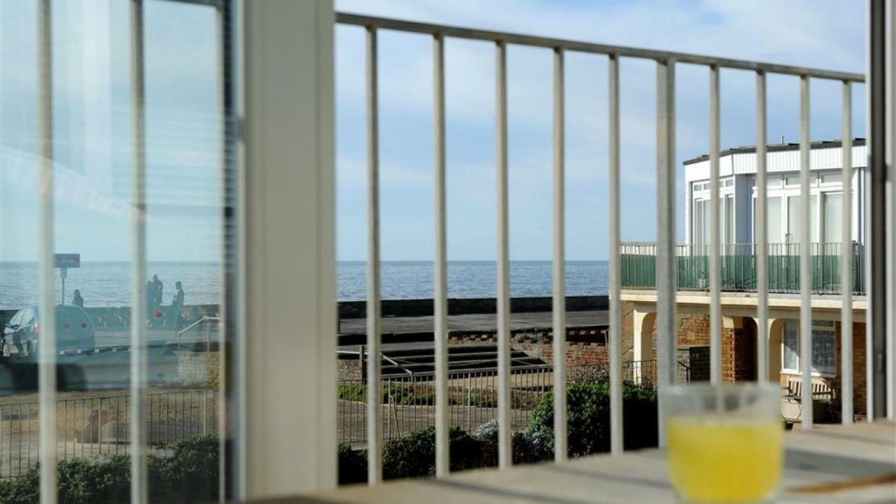 9 The Old Shipyard Apartment West Bay Exterior photo